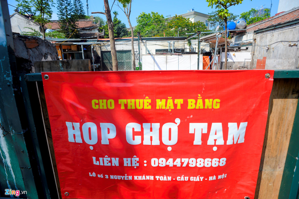Hà Nội cưỡng chế phá dỡ công trình vi phạm tại mương Nghĩa Đô Hà Nội cưỡng chế phá dỡ công trình vi phạm tại mương Nghĩa Đô